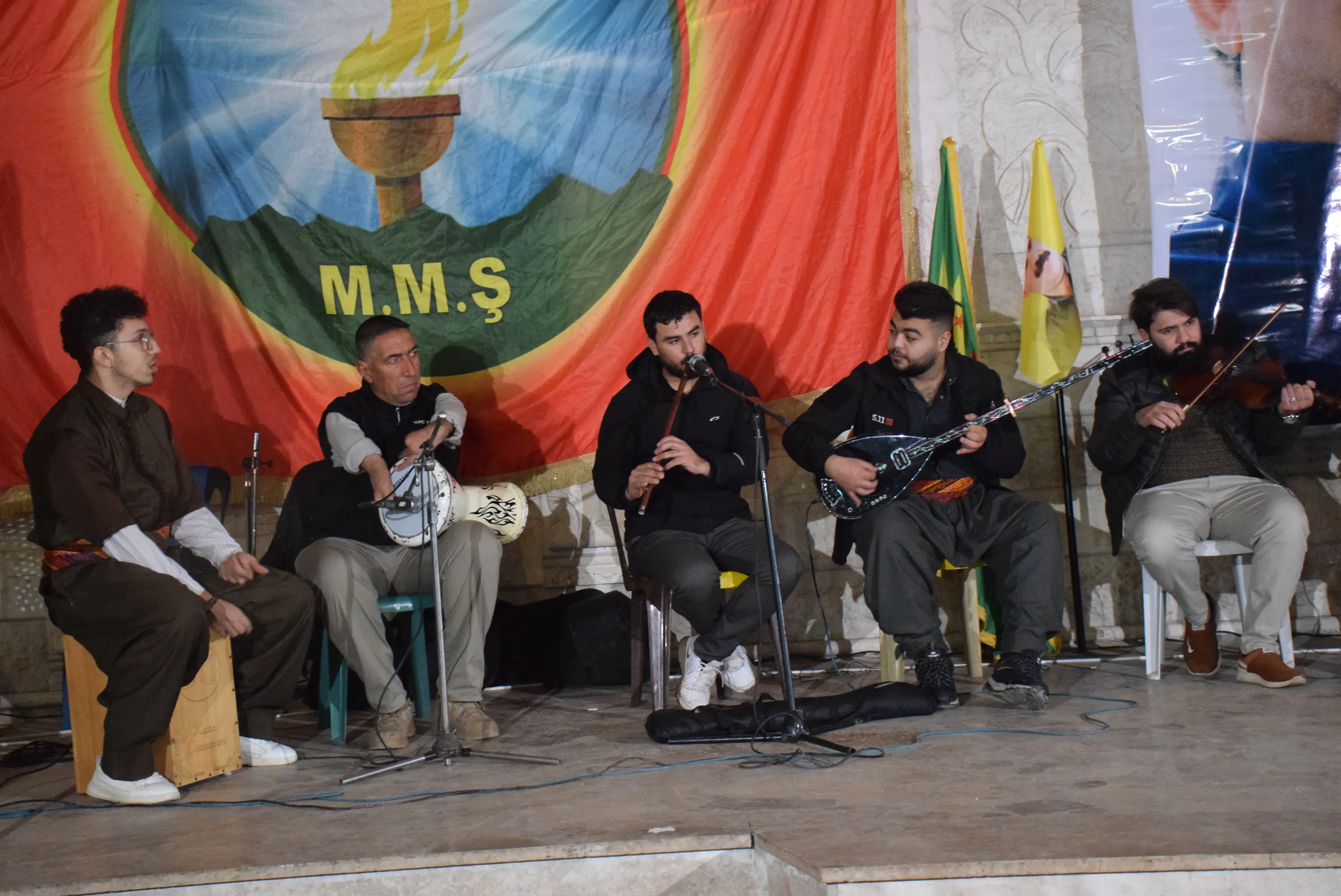 YPG'ê bi malbatên şehîdan ên Qamişloyê re civiya