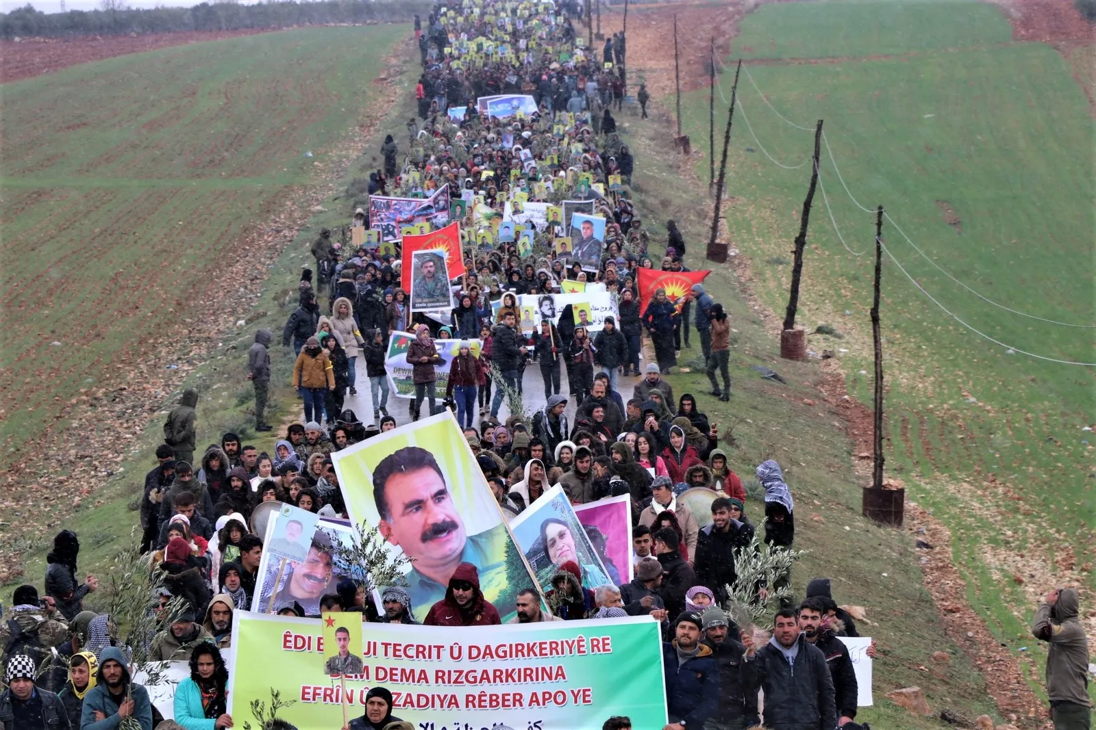 Bi hezaran efrînî ji bo şermezarkirina êrişên 20`ê Çileya 2018`an meşiyan