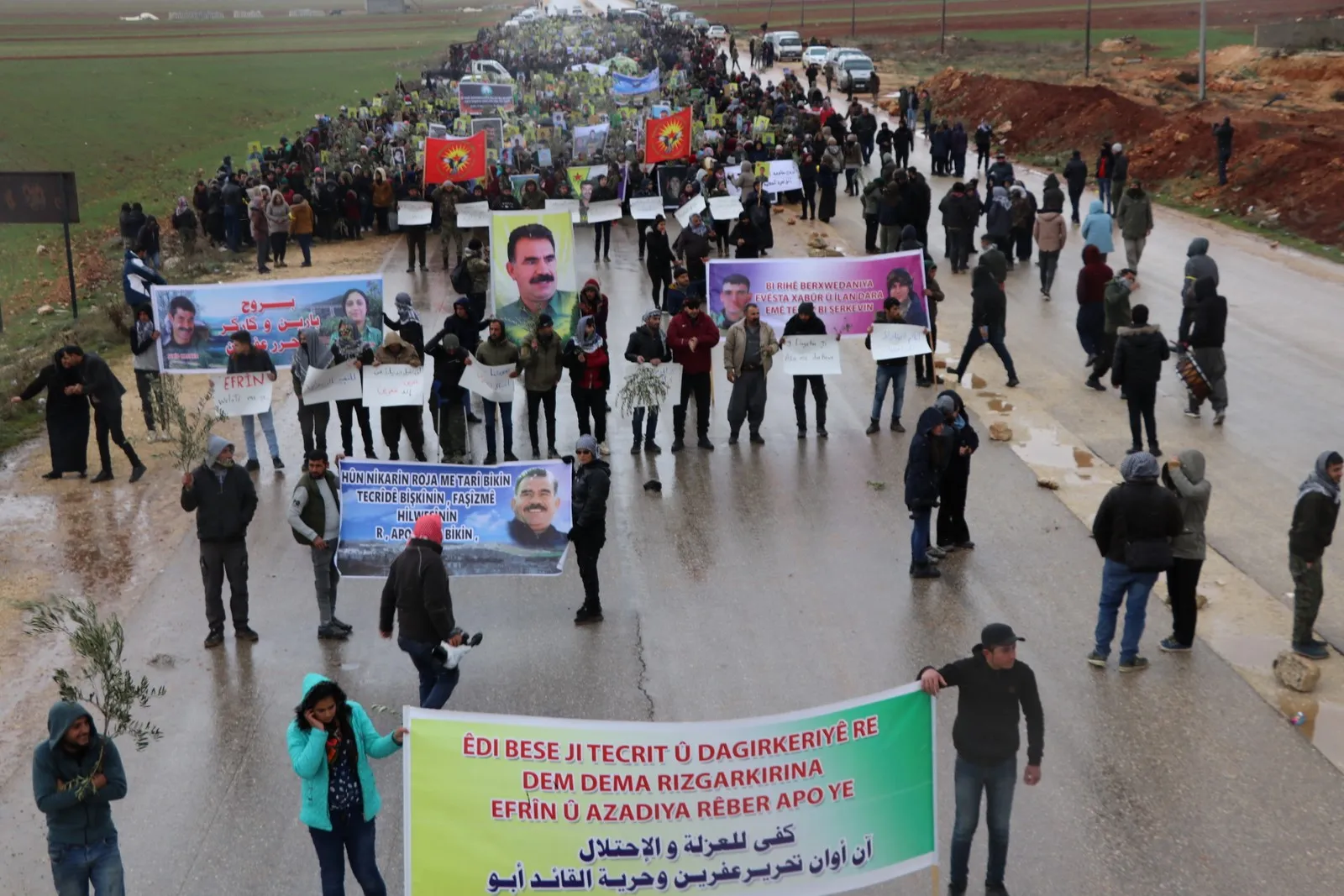 Bi hezaran efrînî ji bo şermezarkirina êrişên 20`ê Çileya 2018`an meşiyan