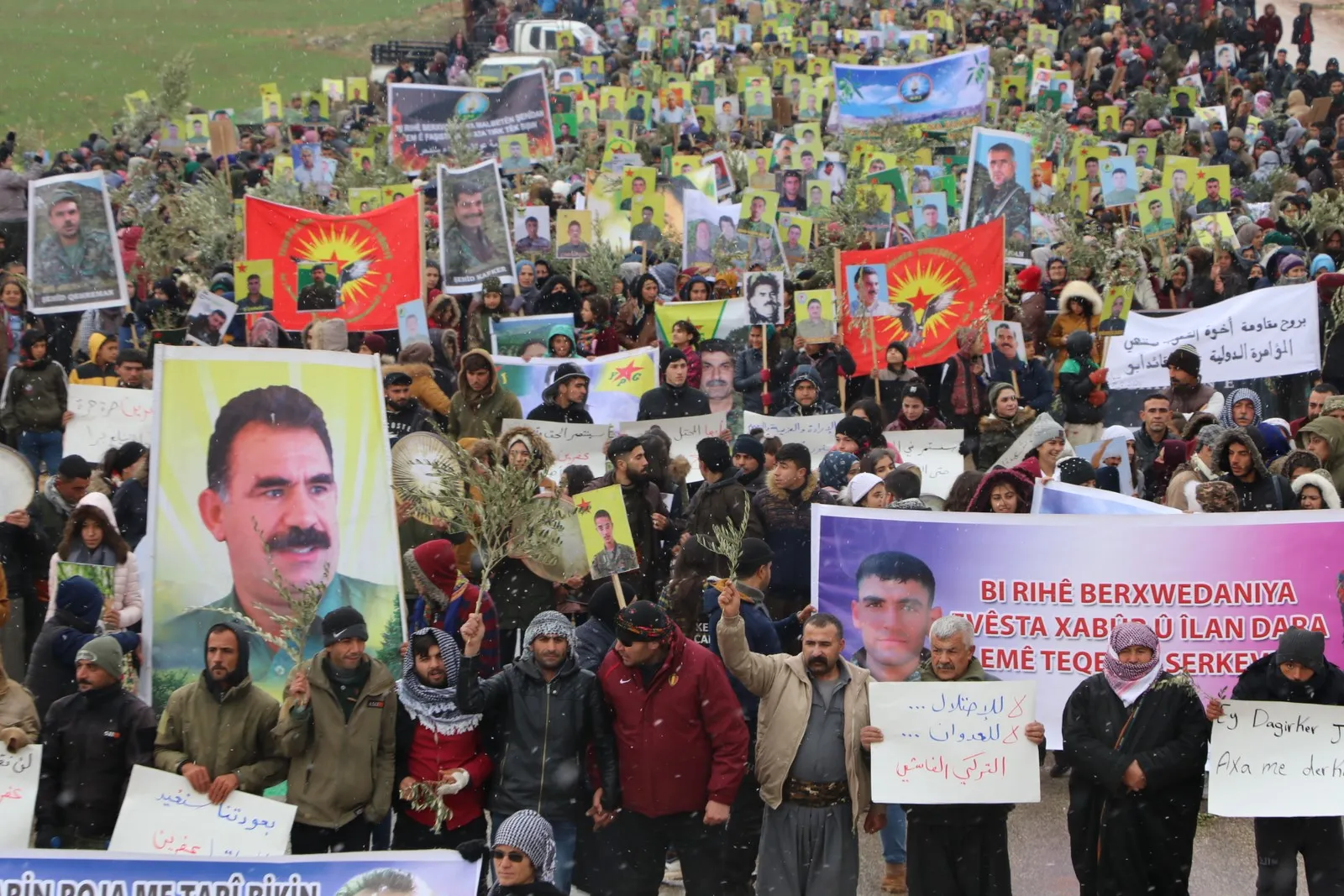 Bi hezaran efrînî ji bo şermezarkirina êrişên 20`ê Çileya 2018`an meşiyan