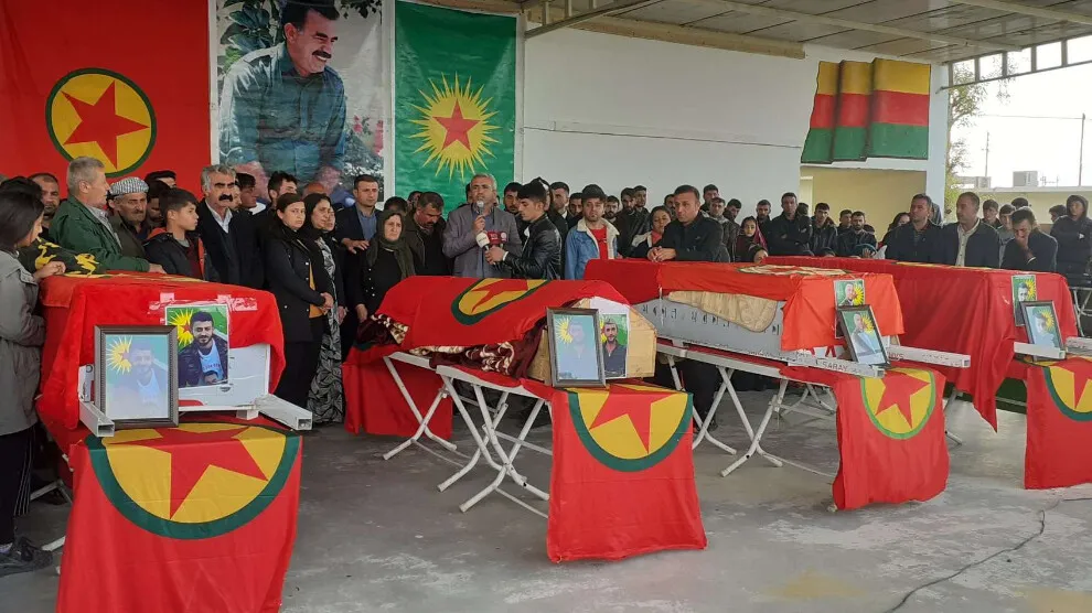 4 şehîdên kedê yên Mexmûrê bi merasîmekê hatin veşartin