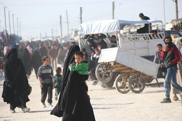 Iraqiyên li kampa Holê dixwazin vegerin warê xwe