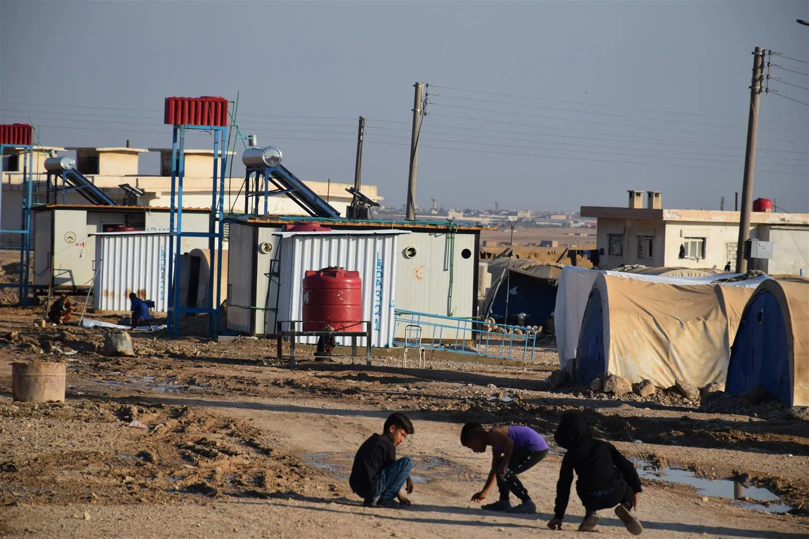 Jinên koçber di nava êşa koçberiyê û hêviya vegerê de jiyana xwe didomînin