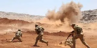 ​​​​​​​Çeteyên DAIŞ'ê li çolistana Sûriyê êrişî hêzên hikumeta Şamê kirin