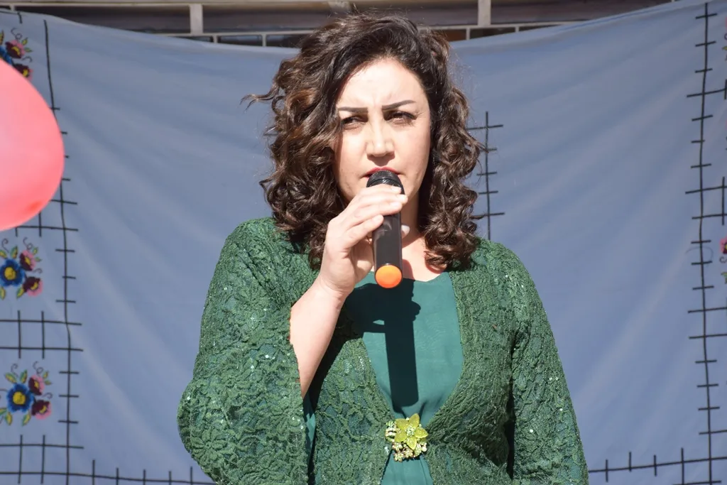 Li bajarokê Helwa yê Tirbespiyê pêşangeheke destkariyan vebû