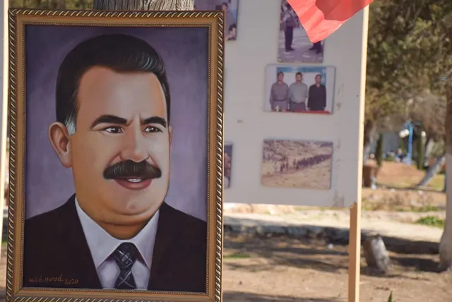 Li Qamişlo jî pêşangeha wêne û pirtûkên rêbertî