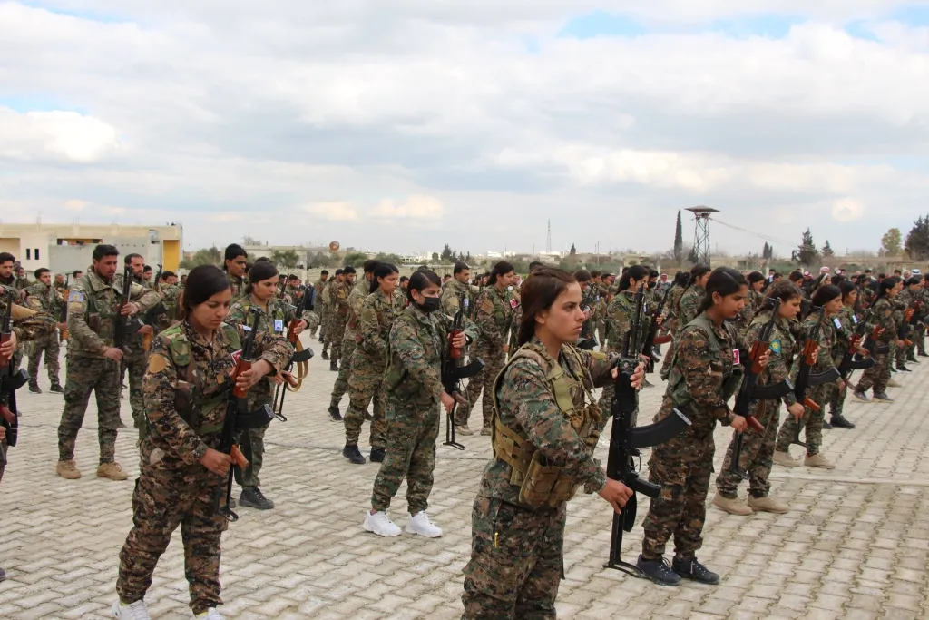 Cenazeyê du şehîdan li Minbicê hatin veşartin