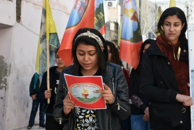 Bi çalakiyên cuda komploya 15'ê Sibatê hate şermezarkirin