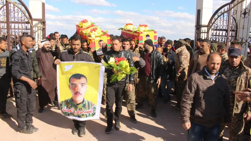 Cenazeyê du şervanên QSD'ê bi merasîmekî hatin veşartin