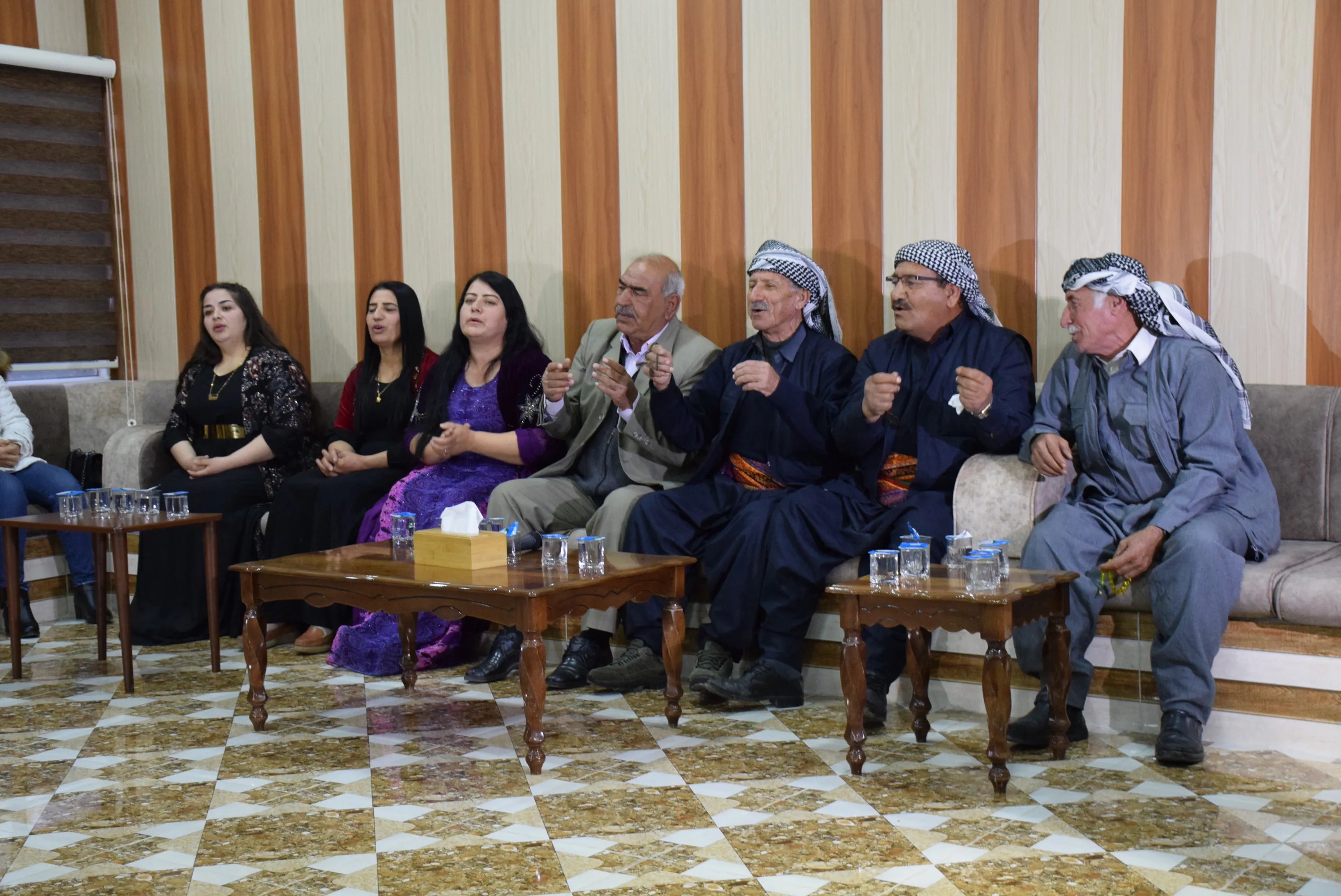 Bi şevbuhêrka dengbêjiyê Roja Zimanê Dayikê ya Cîhanê hat pîrozkirin