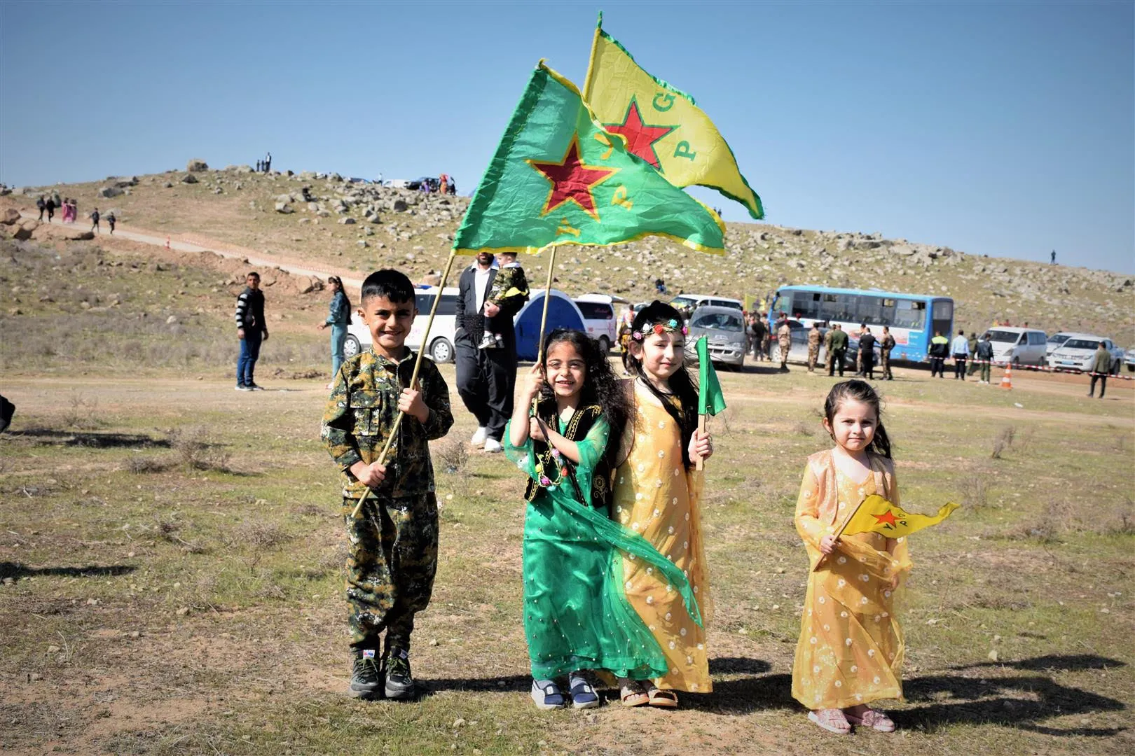 Gelên Bakur û Rojhilatê Sûriyê berê xwe didin qadên Newrozê