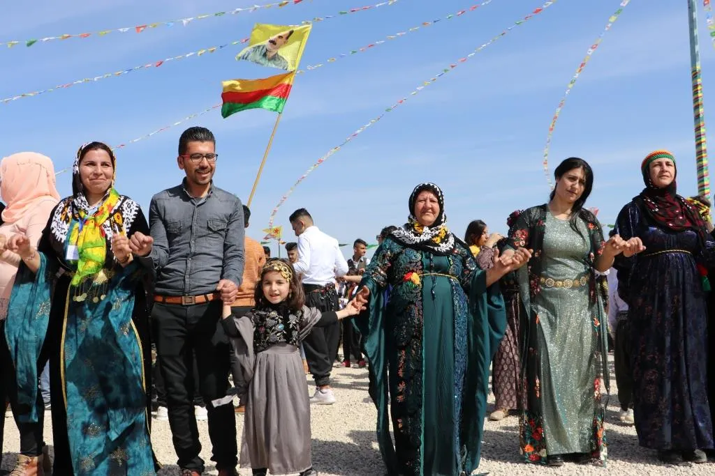 Bi dîmen û wêne…Newroza li Bakur û Rojhilatê Sûriyê