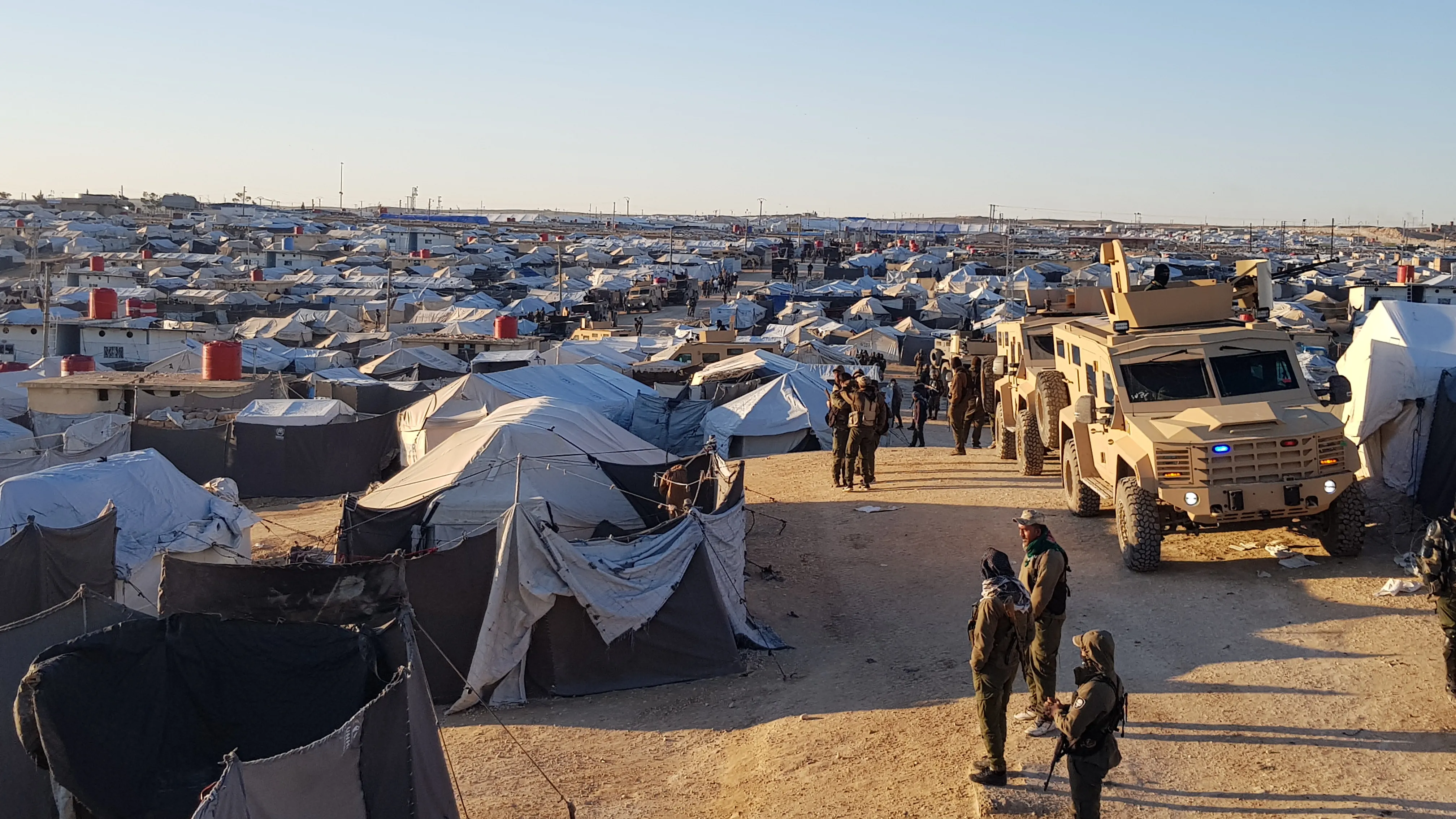 Operasyona Mirovî û Ewlehiyê li kampa Holê… Bi wêne û dîmen
