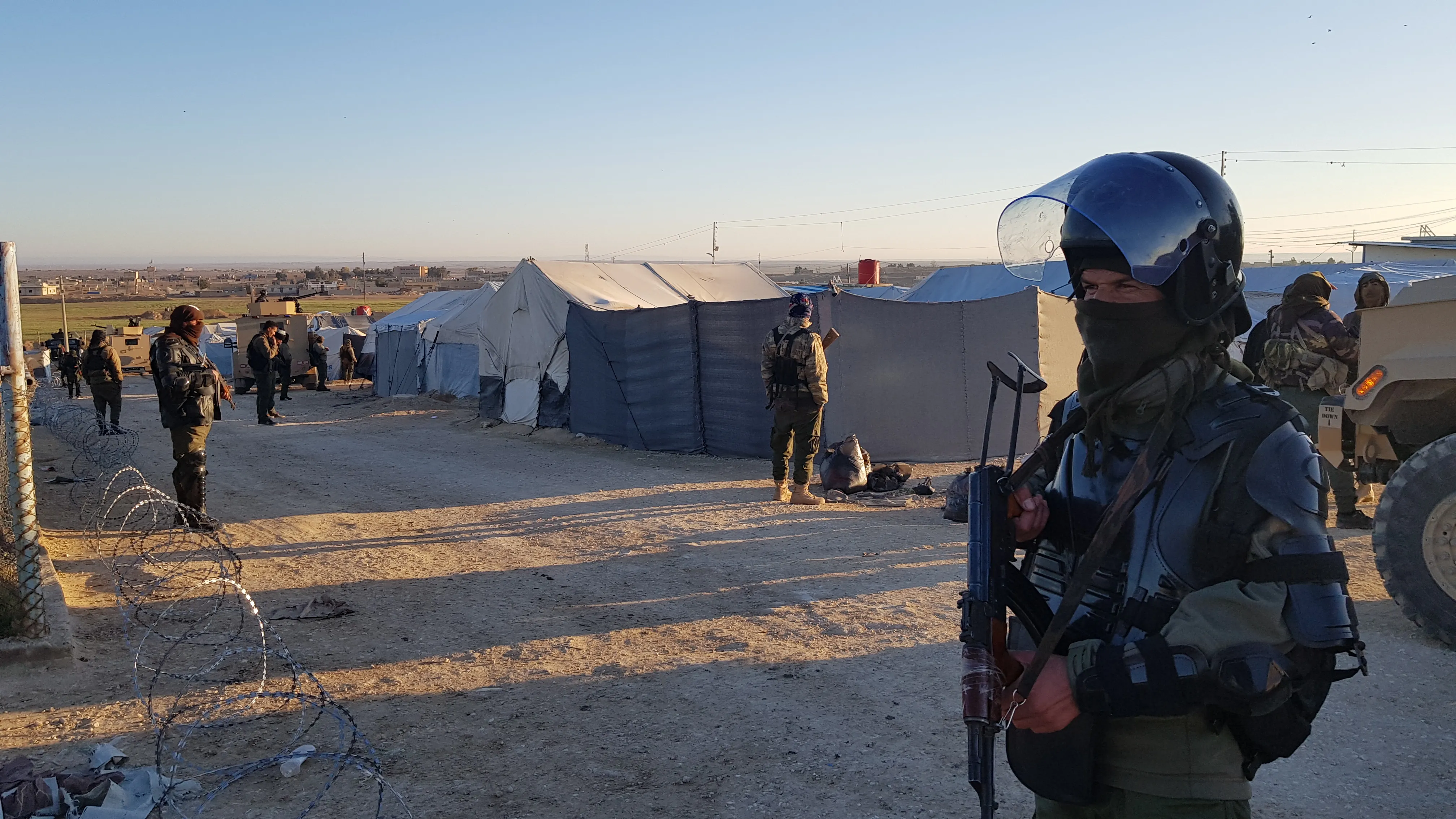 Operasyona Mirovî û Ewlehiyê li kampa Holê… Bi wêne û dîmen