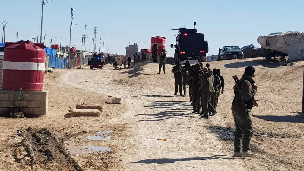 Hêzên ewlekariyê 4 çeteyên DAIŞ`ê li Kampa Holê girtin