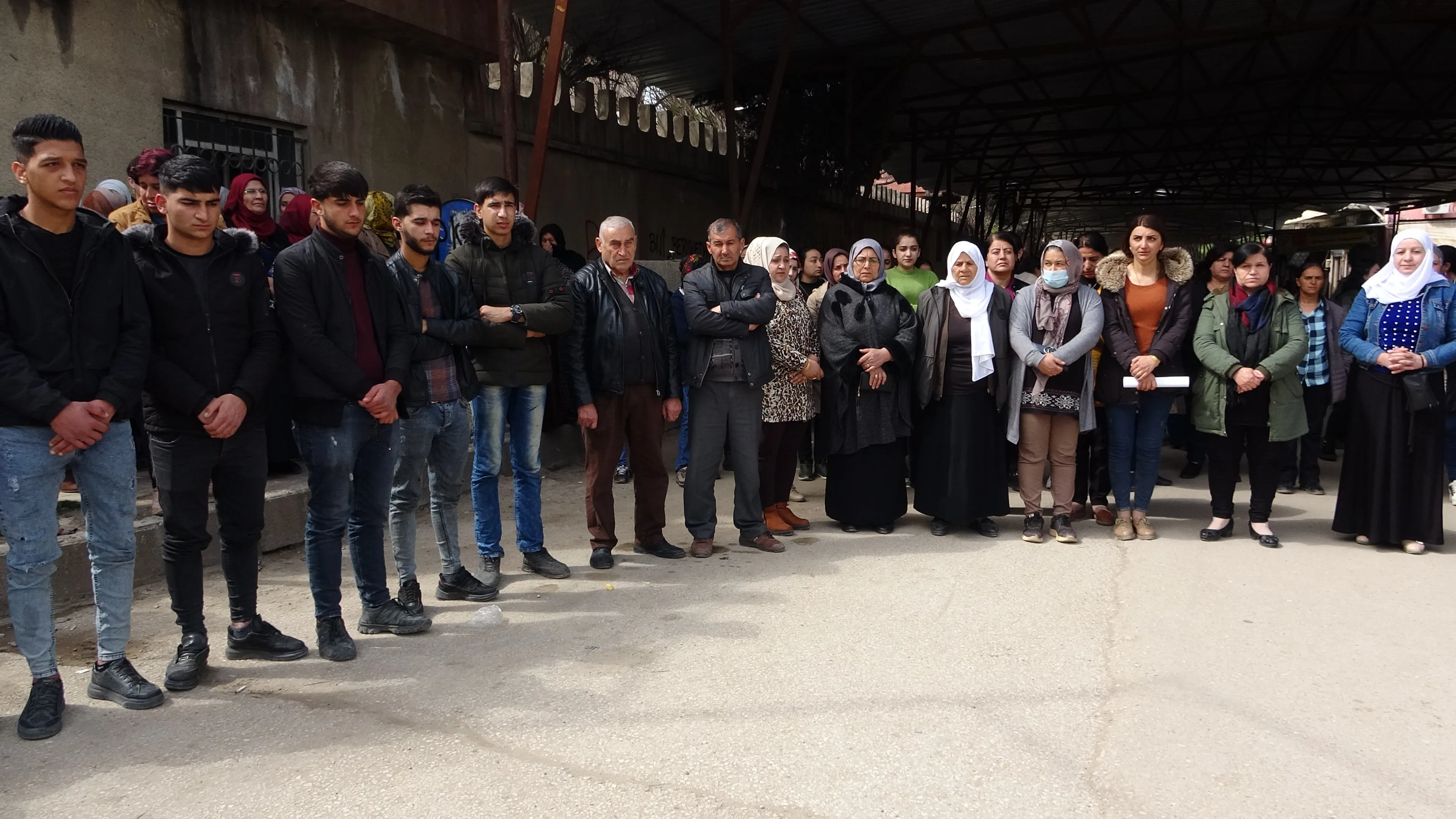 Gelên Bakur û Rohilatê Sûriyê şehîdên Helebçeyê bi bîr anîn