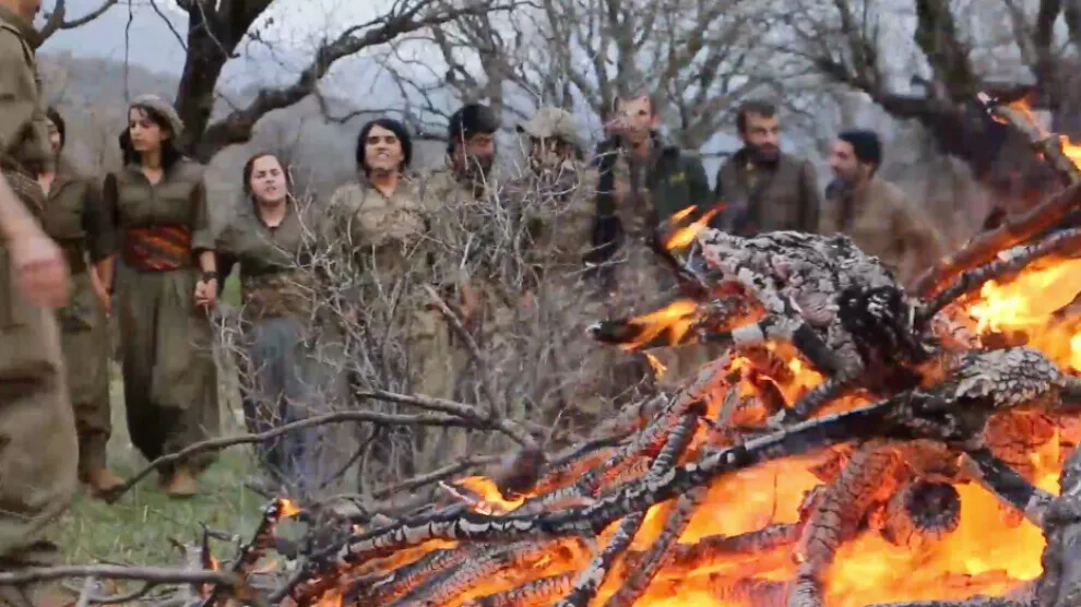 Gerîlayên li Garê bi coşa serkeftinê Newroz pîroz kir