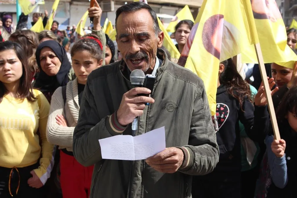 Di bîranîna Helebçeyê de.. bi hezaran kesan xwestin rewşa rêber Ocalan bê eşkerekirin
