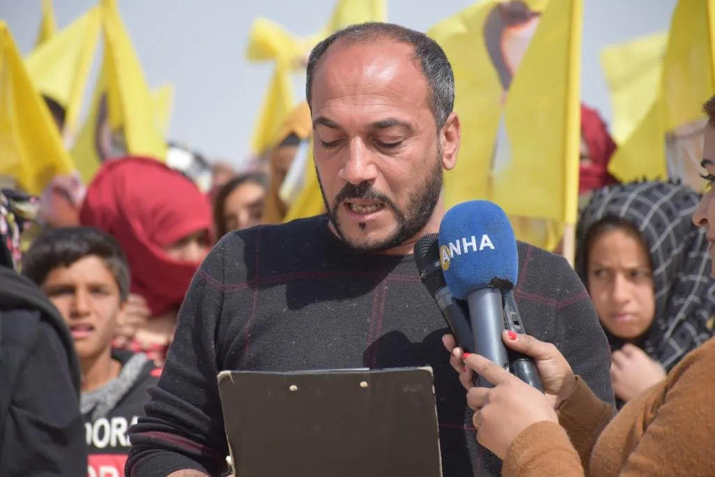 Di bîranîna Helebçeyê de.. bi hezaran kesan xwestin rewşa rêber Ocalan bê eşkerekirin