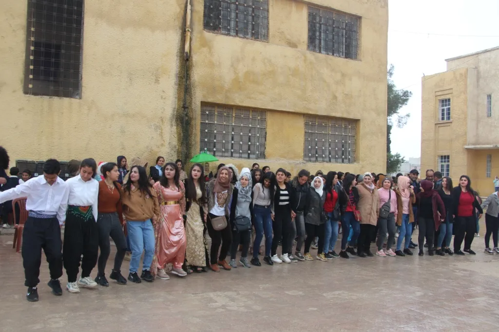 Bi boneya Newrozê li Kobanê şahî û çandina dara Yasmînê