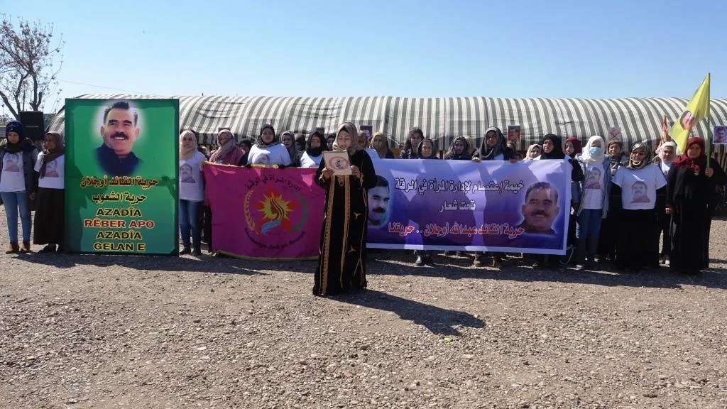 Jinên Reqayê ji bo rêber Abdullah Ocalan çalakiya konvendanê da destpêkirin