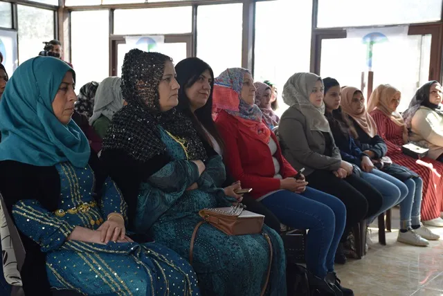 Bi boneya 8`ê Adarê rêzeçalakî li dar ketin