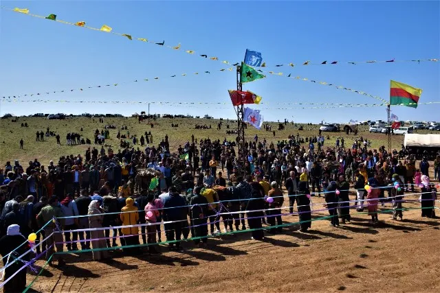 Bi hezaran şêniyên Til Temirê Newroz pîroz kir