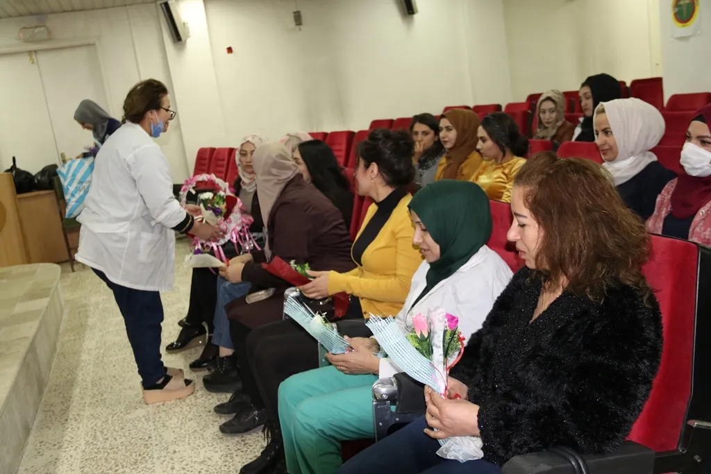 Nexweşxaneya Gel a Dêrikê kadroyên tenduristiyê xelat kirin