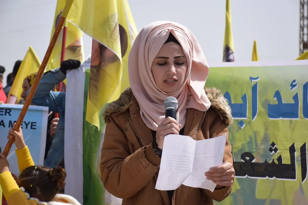 ​​​​​​​Li Bakur û Rojhilatê Sûriyê bi deh hezaran kes ji bo Ocalan li qadan bûn