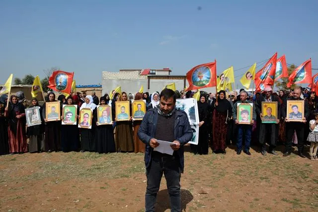 ​​​​​​​Li Bakur û Rojhilatê Sûriyê bi deh hezaran kes ji bo Ocalan li qadan bûn