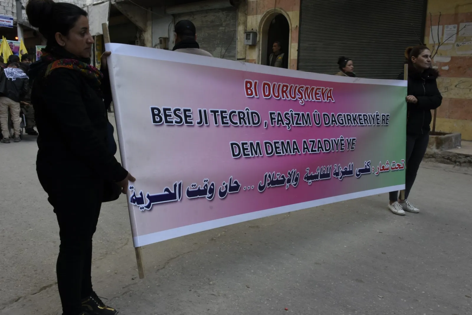 ​​​​​​​Li Bakur û Rojhilatê Sûriyê bi deh hezaran kes ji bo Ocalan li qadan bûn