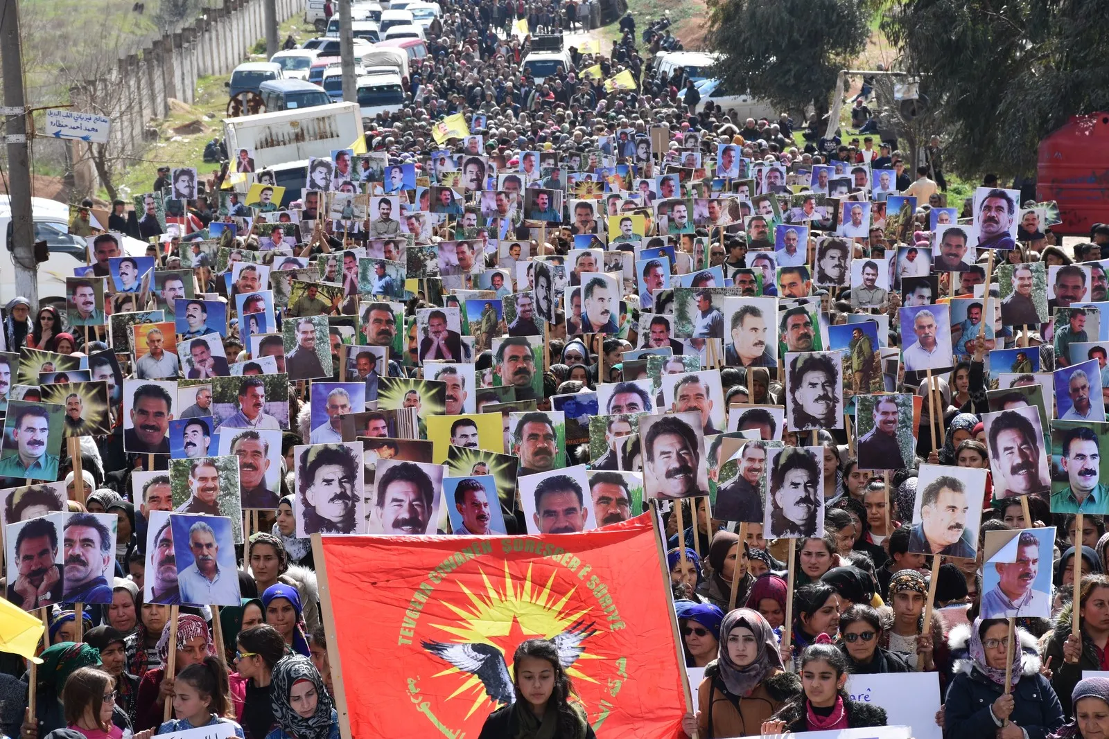 Şêniyên Efrîn û Til Koçerê ji bo rewşa Rêbertî were eşkerekirin meşiyan