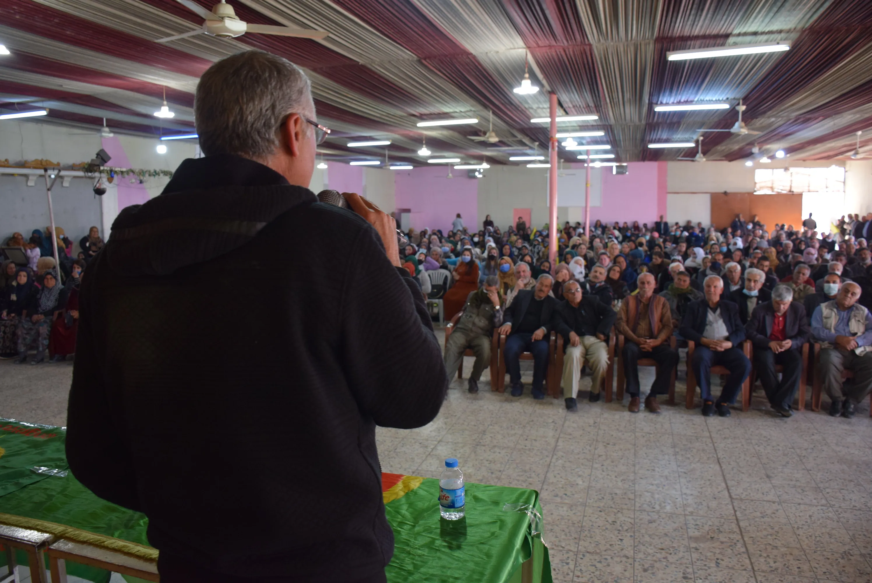 Li 3 bajaran bi boneya rojbûna rêbertî semîner hatin dayîn