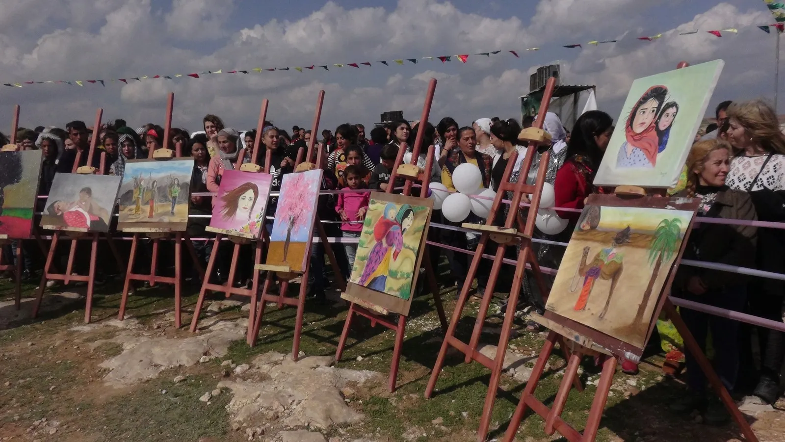 Di şahiya li Şehbayê de pêşangeha wêneyan berxwedana jinan