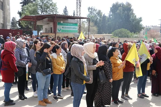 ​​​​​​​Meclisa Qamişlo xwest ku şandeyek ji bo Îmraliyê were şandin