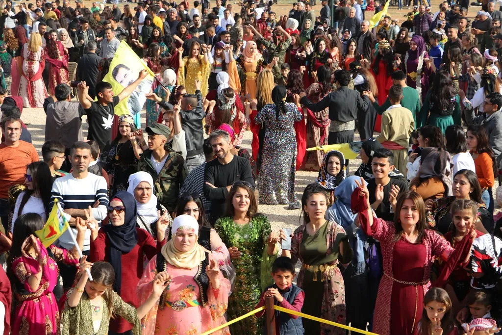 Pîrozbahiyên Newrozê yên li Bakur û Rojhilatê Sûriyê bi dawî bûn