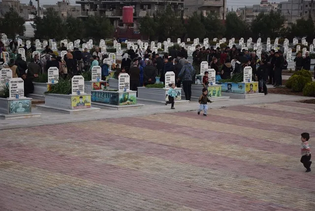 Şehîdên Şaredariya Gel a Qamişlo li ser gorên xwe hatin bibîranîn