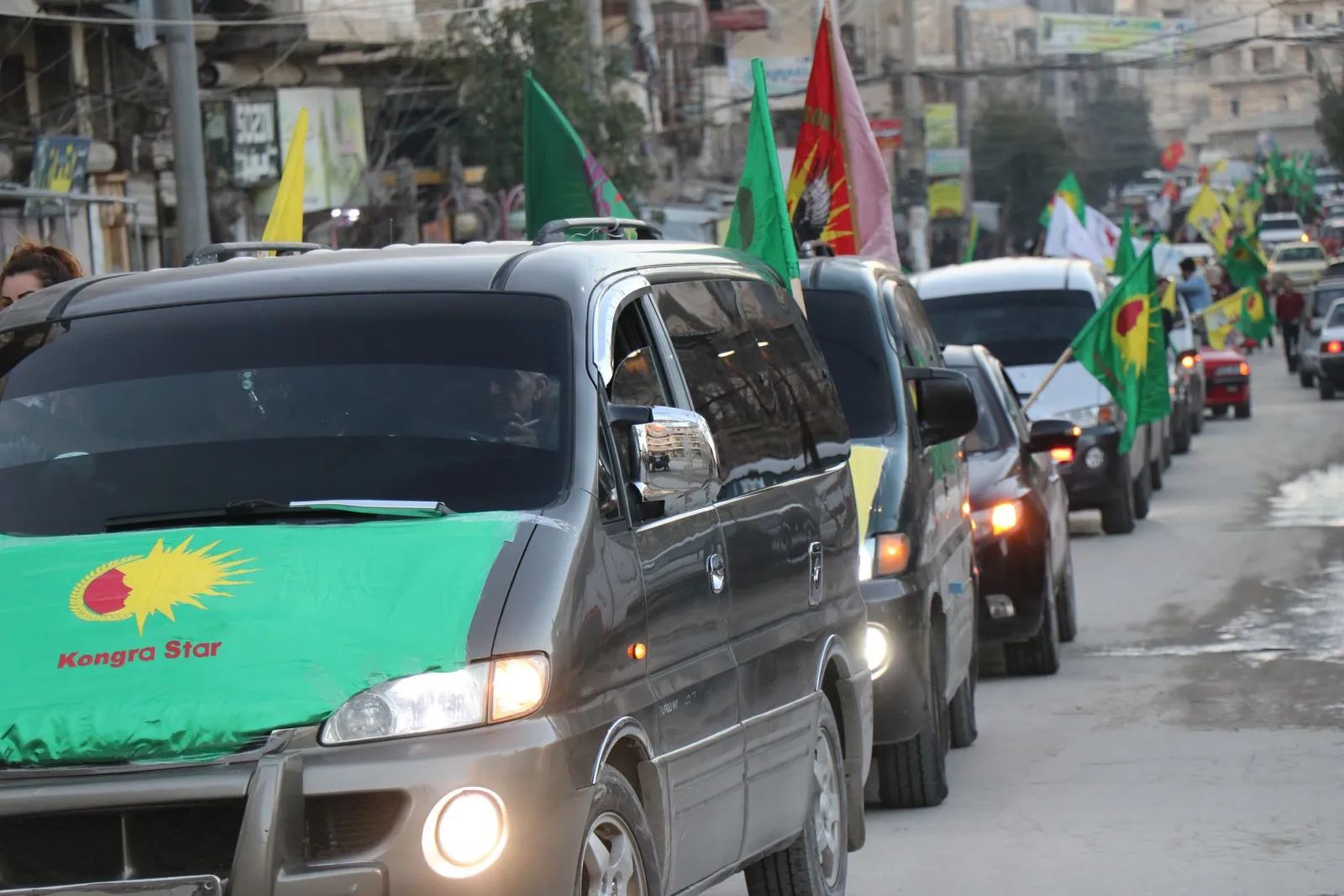 Şêniyên Helebê bi karwanekî erebeyan 8`ê Adarê  pîroz kir