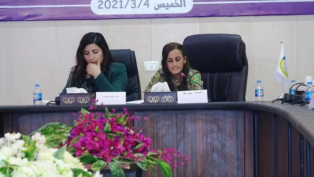 Bi boneya 8'ê Adarê Desteya Jin panelek li dar xit