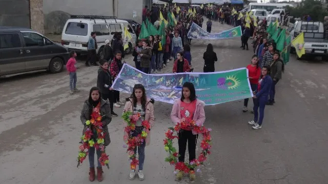Li Heleb û Şehbayê ji bo 8'ê Adarê meşên bi meşeleyan