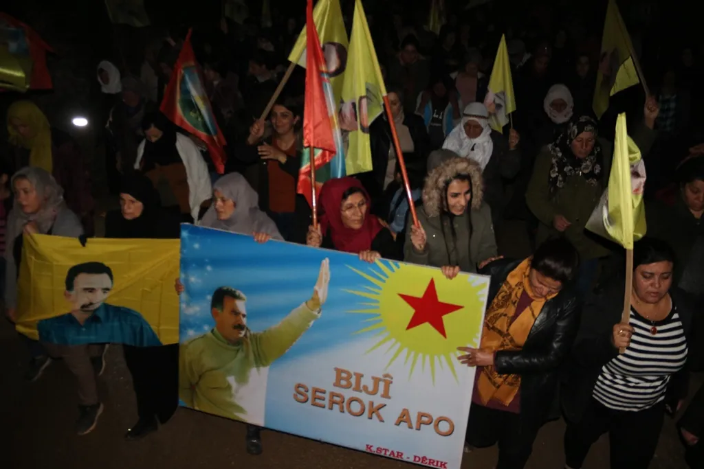 ​​​​​​​Li kantona Qamişlo gel ji bo rêber Abdullah Ocalan li qadan bûn