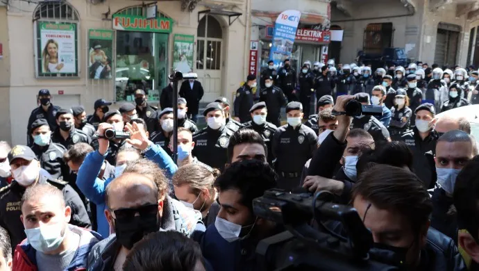 Polîsan êrişî HDP`iyan kir: 2 jê rojnamevan gelek kes hatin binçavkirin