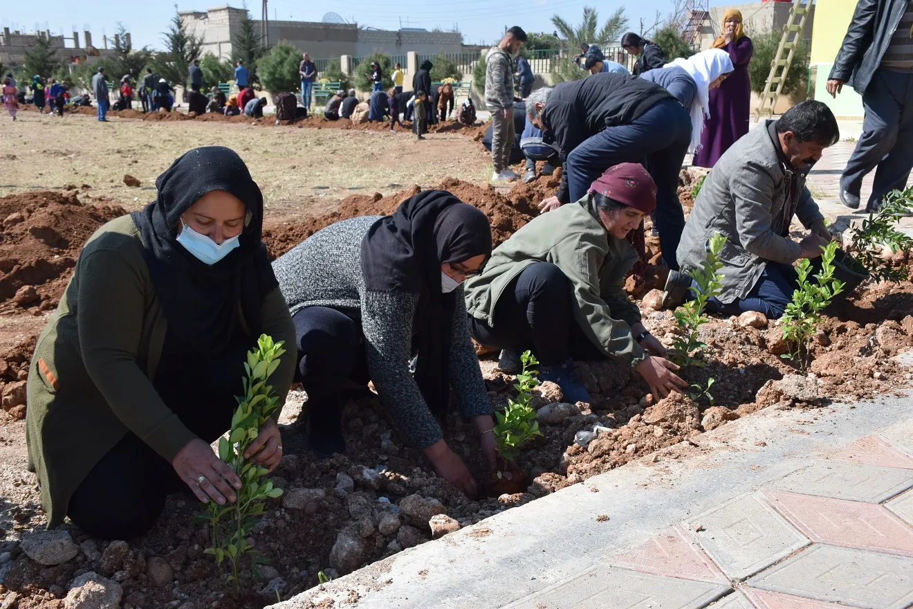Şêniyên Bakur û Rojhilatê Sûriyê 4`ê Nîsanê bi çandina daran pîroz dikin
