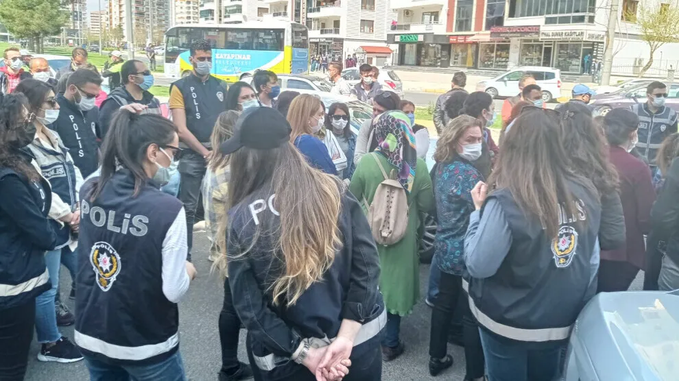 Polîsên Tirk çalakiya TJA’yê ya li Amedê asteng kir