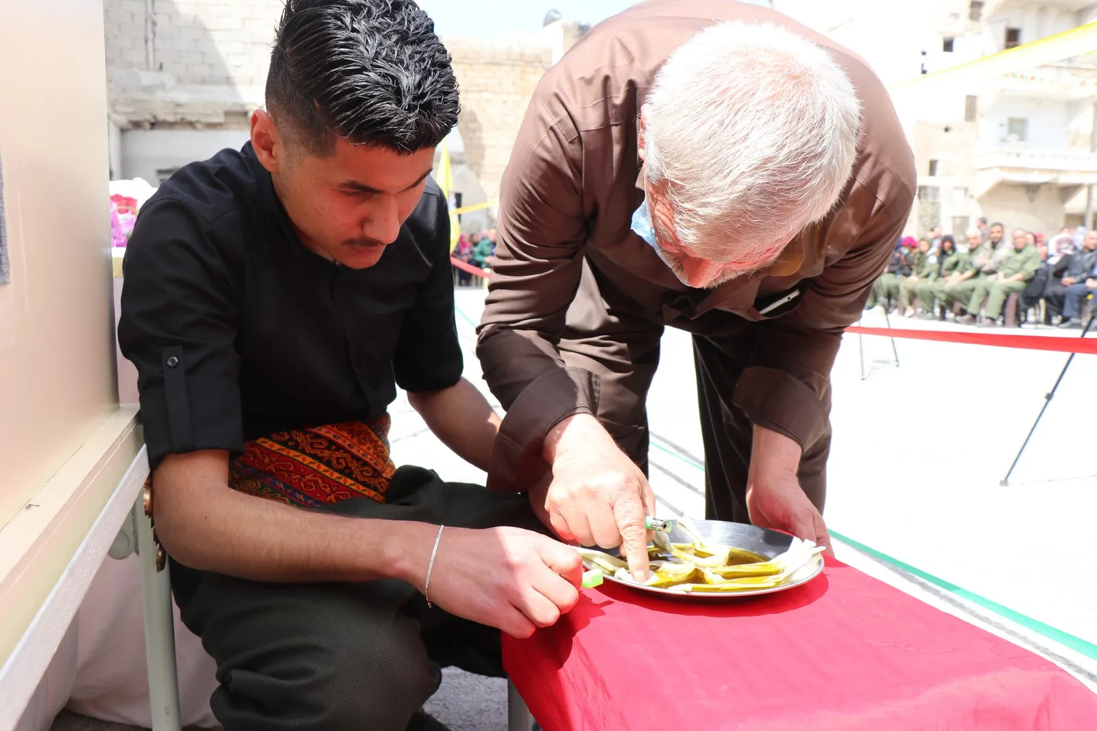 Êzidiyên Helebê Çarşema Sor pîroz kir