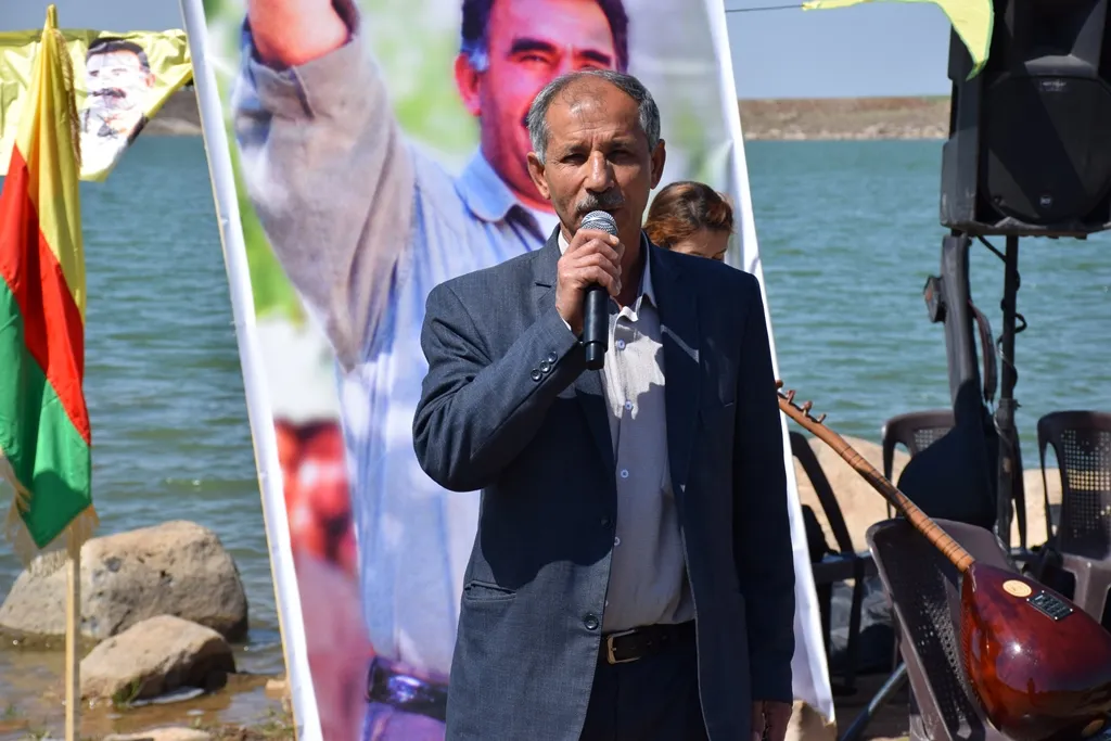 Bi boneya rojbûna rêber Ocalan şahiyek ji bo zarokên şehîdan hate lidarxistin