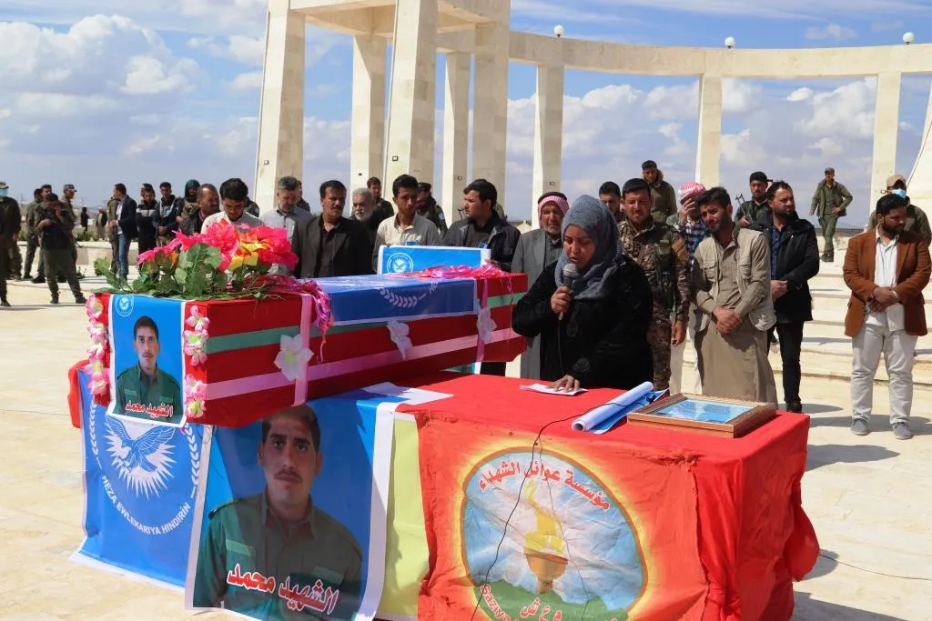 Cenazeyê şehîd Mihemed El-Kerem li Reqayê hate veşartin