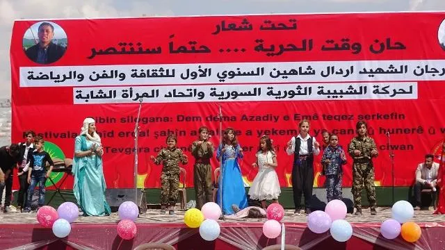 Bi boneya 4`ê Nîsanê Mîhrîcana Çandî ya Ciwanan li Reqayê li dar ket
