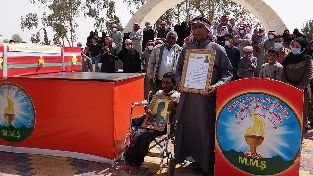 Cenazeyê şehîd Hemîd li Tebqayê hate veşartin