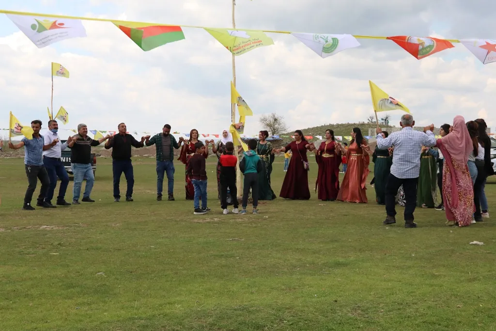 Li Bakur û Rojhilatê Sûriyê pîrozbahiyên ji bo rojbûna rêber Ocalan